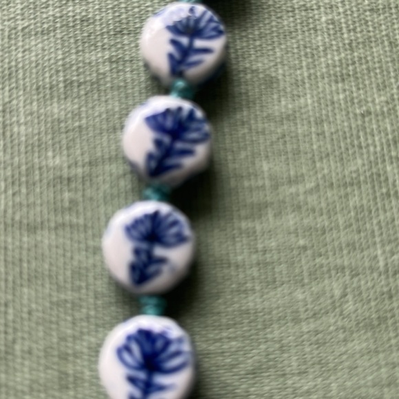 Beaded necklace - Picture 2 of 3